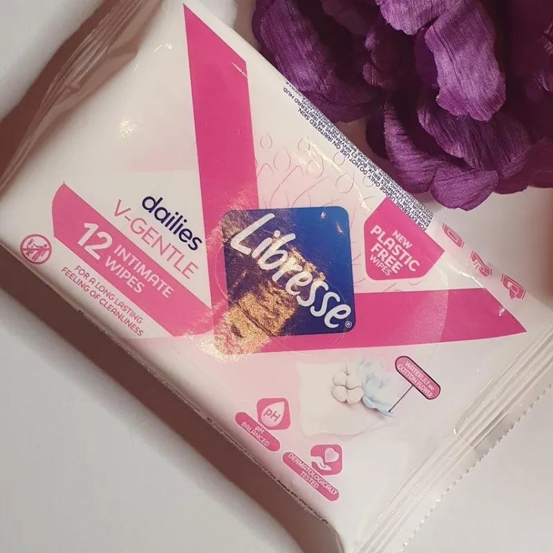 Tradera Hudvård<Libresse Intimate wipes waterlily and cottonflowers OANVÄND!