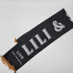 Tradera Musikmemorabilia<LILI & SUSIE tour scarf halsduk från 90-tal konserthalsduk mello