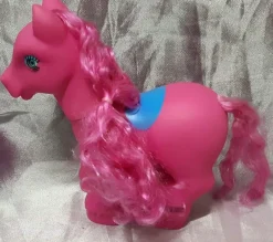 Tradera Liten rosa ponei docka> Gosedjur