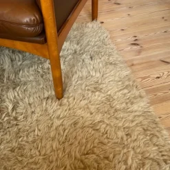 Tradera Ljusbeige ullmatta, mjuk och fluffig^ Mattor