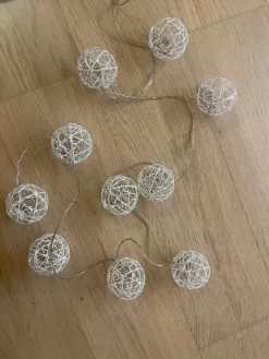 Tradera Ljusslinga - 10 bollar^ Lampor