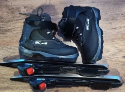Tradera Långfärdsskridskor<Långfärdsskridskor 45 cm inkl Rossignol BC