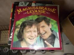 Tradera LP SKIVA MED MAGNUS O BRASSE LEVANDE PÅ NYA BACCHI^ Skivomslag