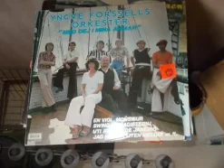 Tradera LP SKIVA MED YNGVE FORSSELLS ORKESTER MED DIJ I MINA ARMAR^ Skivomslag