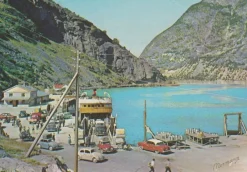 Tradera Nordiska Länder<Lærdal i Sogn MF Lærdal ved kai Gamle biler Folkeliv