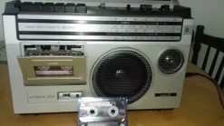 Tradera Luma LR 02Y04 4-bands radiokassettbandspelare Funkar perfekt Utan anmärkning^ Bärbart