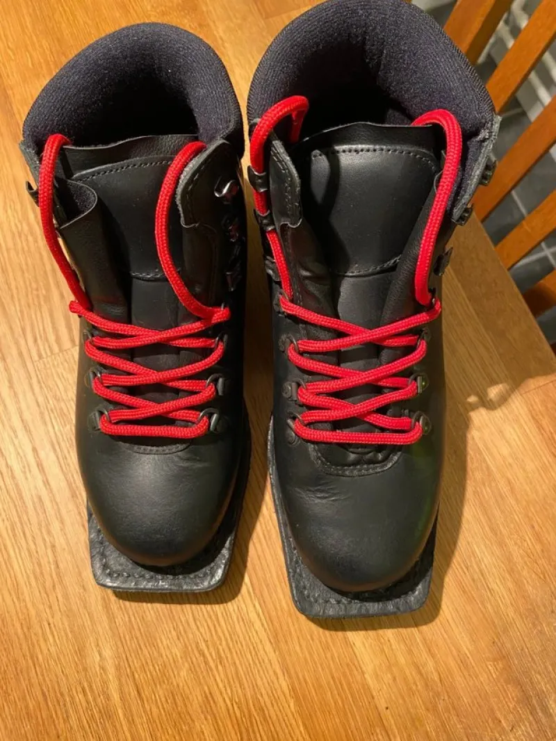 Tradera Långfärdsskridskor<Lundhags Svartlöga turpjäxor, långfärdsskridskor, telemark