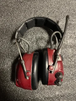 Tradera 3M Peltor Alert radiokåpor medhörning> Skyddsutrustning & Kläder