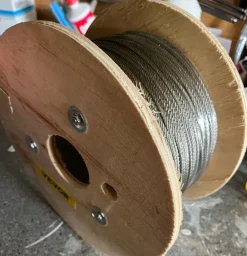 Tradera 152m X 3,2mm stållina i rostfritt stål, 1700 lbs brotthållfasthet, polerad yta> Byggmaterial