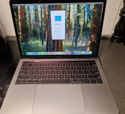 Tradera MacBook Pro 15,2 A1989> Datorer