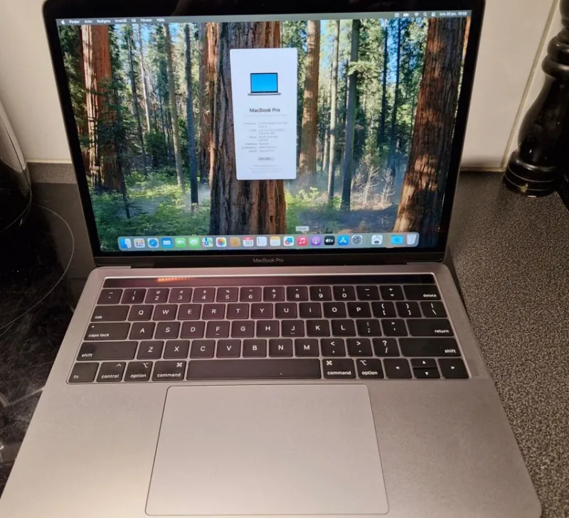 Tradera MacBook Pro 15,2 A1989> Datorer