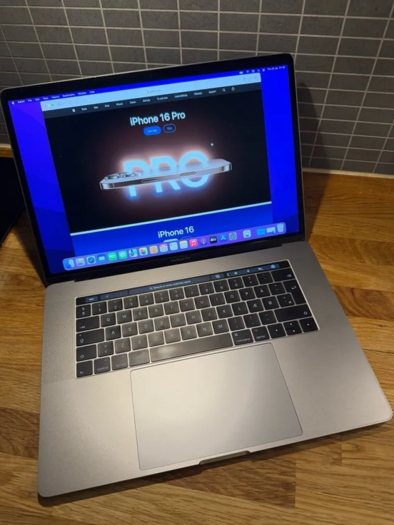Tradera MacBook Pro 15-inch, 2016> Datorer