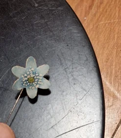 Tradera Majblommor<Majblomma blåsippa år 1919