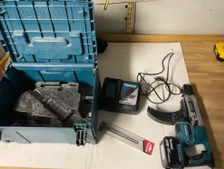 Tradera Makita gipsskruvdragare med tillbehör> Maskiner