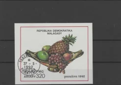 Tradera MALAYSIA. BLOCK. FRUKT^ Övriga Världen