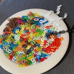 Tradera MANICKLAR FRÅN 80-TALET CIRKA 500 + ,OLIKA MÄNGD AV OLIKA MOTIV +28 STORA,BILD> Pyssla & Måla