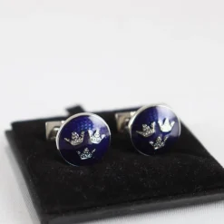 Tradera Manschettknappar<Manschettknappar, silverpläterad mässing, emalj, Tre kronor, Skultuna