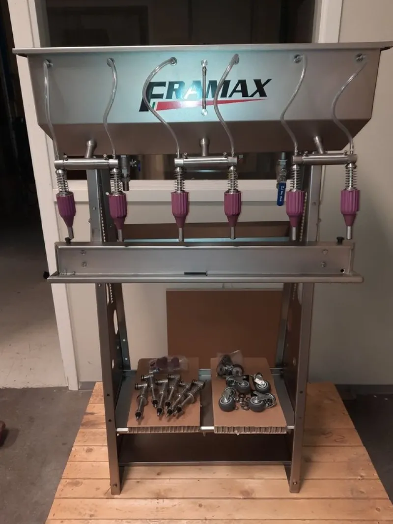 Tradera Specialannonser<Manuell tappemaskin fra FRAMAX S.r.l. (Italy)