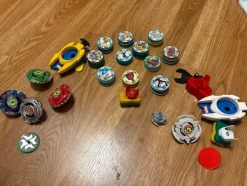 Tradera Marvel Beyblade Set med extra delar> Övriga Leksaker