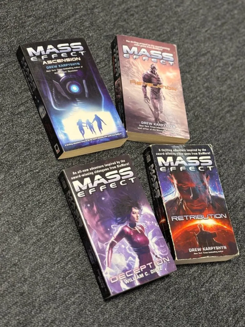 Tradera Mass Effect-bokserie (4 böcker): Ascension, Revelation, Deception, Retribution> Övriga Böcker & Tidningar