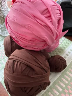 Tradera Mattrasor 1,2 kg, cerise och bruna trasor^ Hobbymaterial