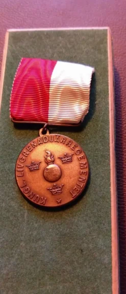 Tradera Medalj - Kungl. Livgrenadjärregementet. 1954> Militära Samlarsaker