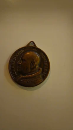 Tradera Medaljong med påve Johannes XXIII> Ikoner & Religiösa Föremål