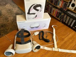 Tradera Övrigt Dator- & Tv-spel<Meta Quest 2 VR-headset 128 GB