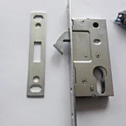 Tradera METAL Unimet Mini/Hook Lock For Sliding doors/ Anticorrosion / 35 mm Backset> Lås & Larm