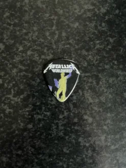 Tradera Musikmemorabilia<Metallica plektrum ifrån konsert i Göteborg 9/7-19