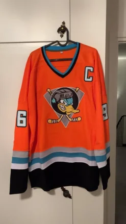 Tradera Hockey & Skridskor<Mighty Ducks Jersey - Charlie Conway #96