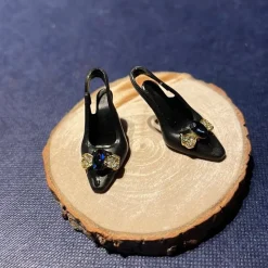 Tradera Miniatyrskor - Svarta pumps med strass^ Dockor