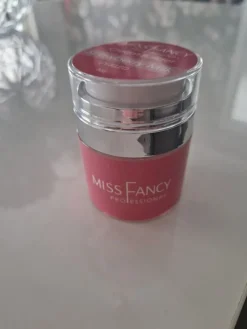 Tradera Manikyr, Hand- & Fotvård<Miss Fancy Builder gel Strawberry Milk