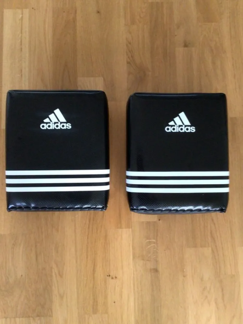 Tradera Boxning<Mittsar Adidas, 2 st