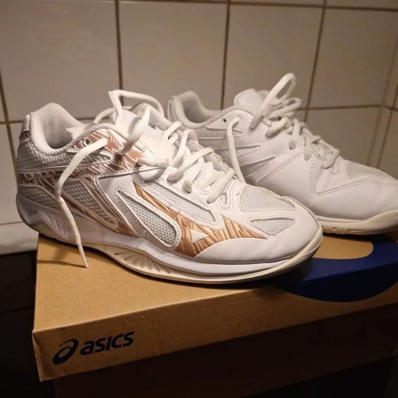 Tradera Innebandy<Mizuno, Vita, Storlek 38,5