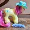 Tradera MLP - My Little Pony - G1 - Year 5 - Big Brother Pony - Tex with Hat and Comb!^ Dockor