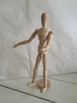 Tradera Modelldocka ca 31 cm man - rita - inredning^ Konstnärstillbehör