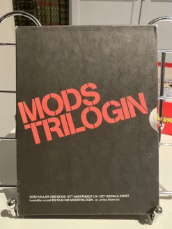 Tradera Mods-trilogin: Dom kallar oss mods - Ett anständigt liv - Det sociala arvet> Svensk Film