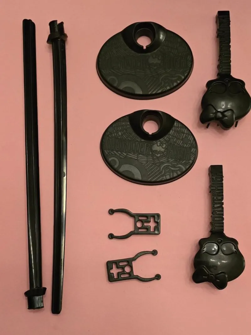 Tradera Monster high tillbehör> Dockskåp & Dockor