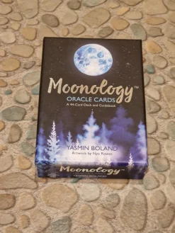 Tradera Moonology Oracle Cards av Yasmin Boland^ New Age