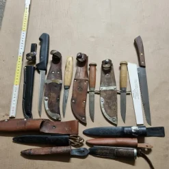 Tradera Knivar & Svärd<Moraknivar K.J. Eriksson Frosts m.m.