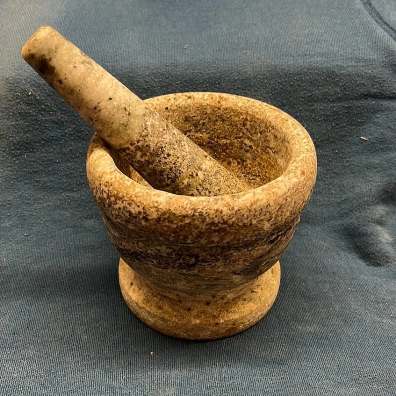 Tradera Mortar och pestle i sten^ Hushållsartiklar