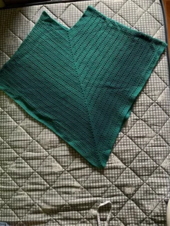 Tradera Mörkgrön poncho^ Kläder