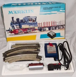 Tradera Järn- & Spårvägsmemorabilia<Märklin 2915 Godståg - Komplett Tågset med Transformator