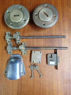 Tradera Mässingsdetaljer till båt retro^ Båtar