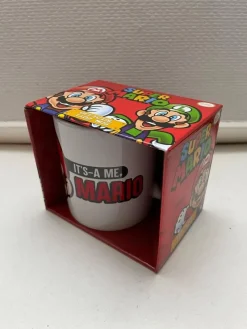 Tradera Litteratur & Merchandise<Mugg med dubbelsidigt motiv ny/oanvänd Pyramid - Nintendo It's-a me, Mario