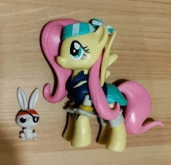 Tradera My Little Pony Fluttershy Pirat Figur med kanin Angel> Figurer & Leksaksvärldar