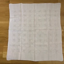 Tradera Mycket fin ljusrosa handarbetad duk med hålbroderi> Textilier