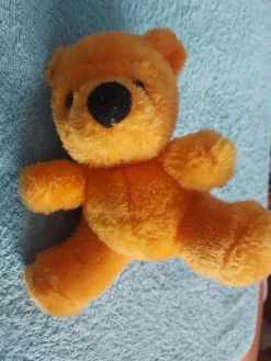 Tradera Övriga Samlarleksaker<NALLE PUH samlarobjekt 80-tal 100 % polyester Längd ca 14,5 cm