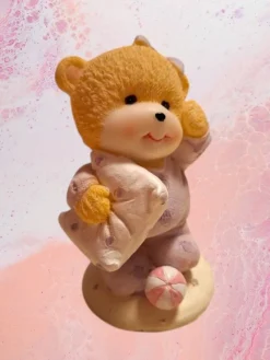 Tradera Nalle- & Teddybjörnar<NALLE TEDDYBJÖRN FIGURIN BABYBJÖRN Samlare Kärlek Björn Flicka Baby